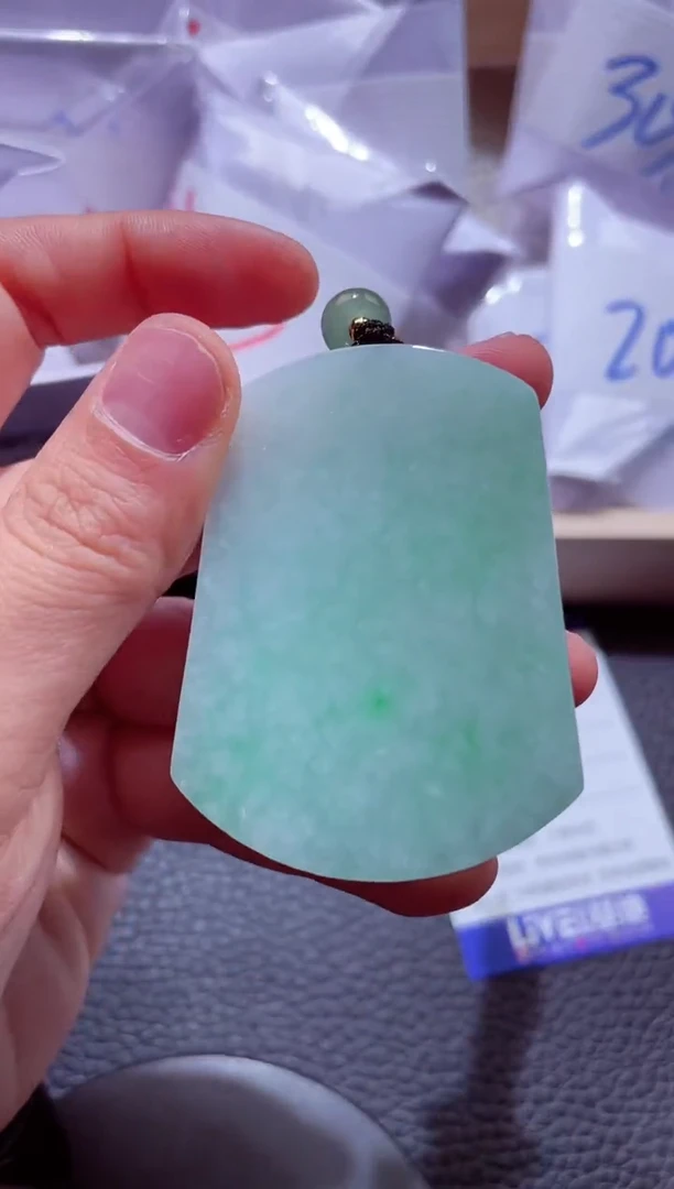 颈饰未镶嵌翡翠00007373