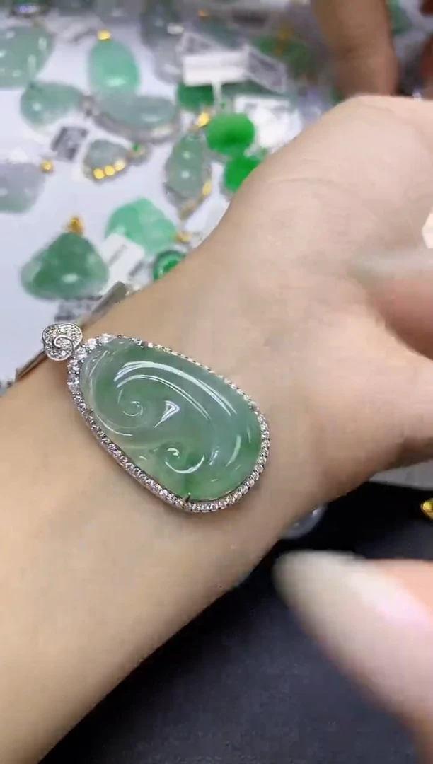 颈饰未镶嵌翡翠天然缅甸翡翠A货百元以上9元证书费自理