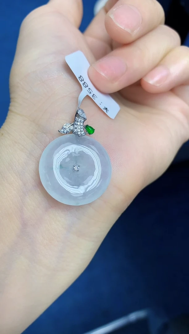 翡翠18K金镶嵌颈饰天然缅甸翡翠A货