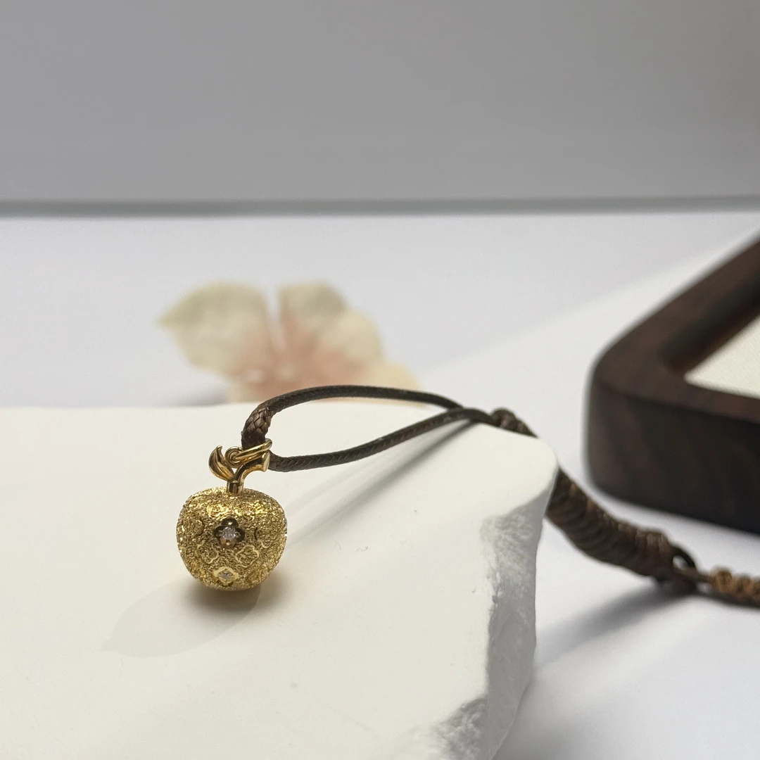 真真-Y【柔光苹果点编绳吊坠】足金999-戗刻发光（附加188/0）