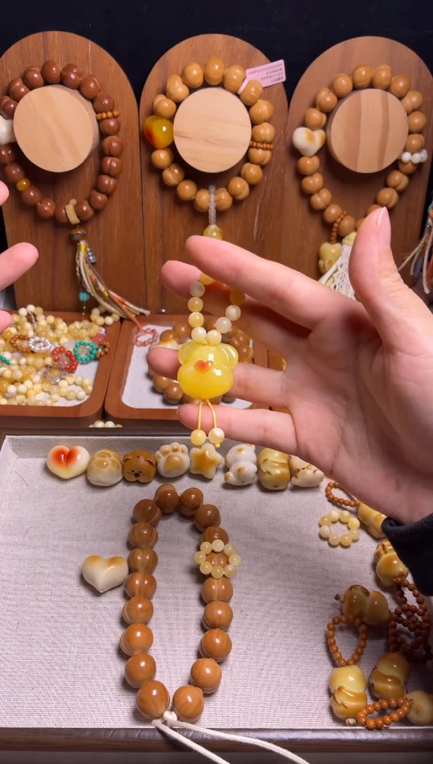 手串猴头核桃杨****?单配饰俏色熊头吊坠