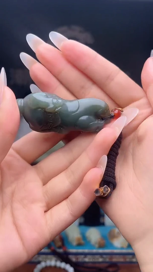 未镶嵌和田玉挂件1