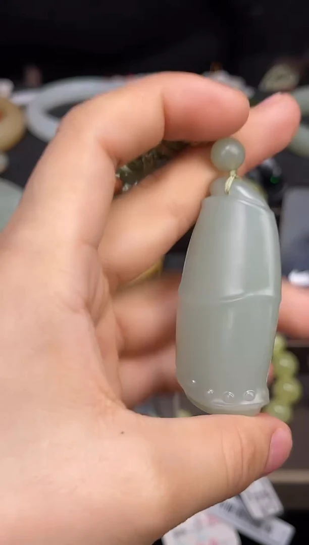 吊坠(不含链)未镶嵌和田玉且末青白 竹节80689