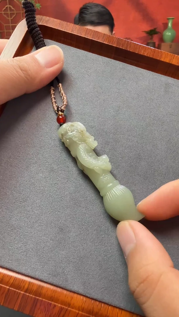 吊坠(赠链)未镶嵌和田玉毛笔