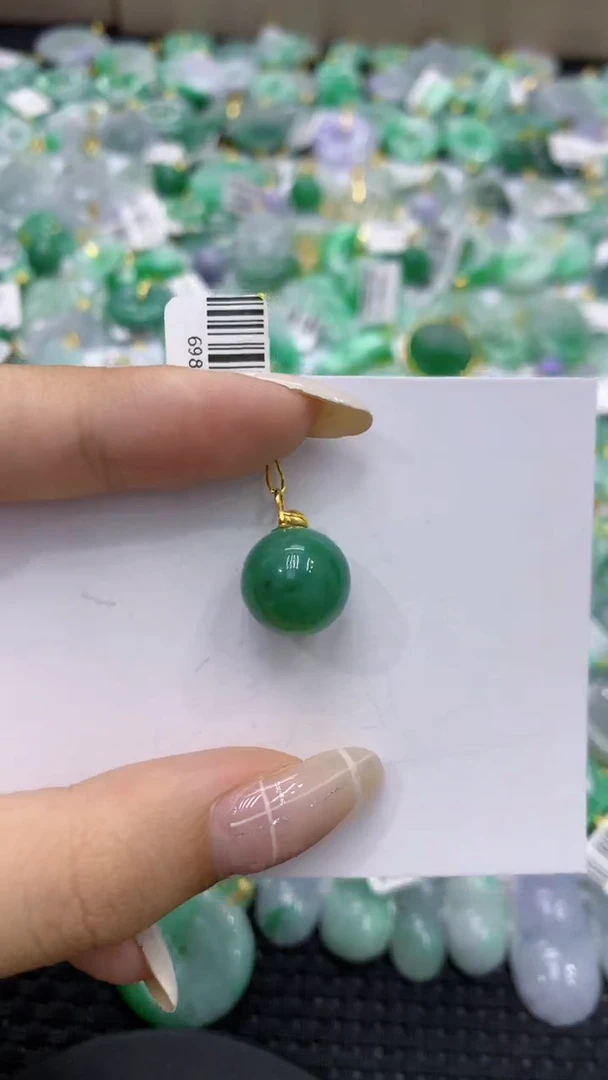 翡翠18K金镶嵌颈饰天然缅甸翡翠A货