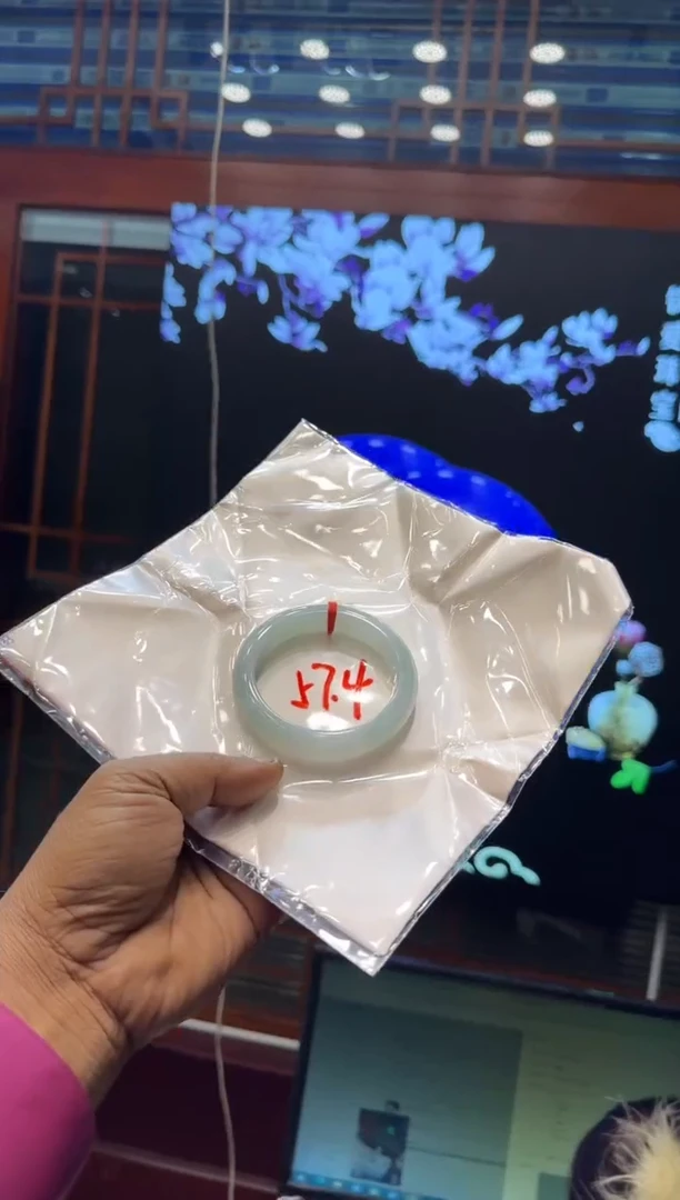 未镶嵌手镯翡翠手镯