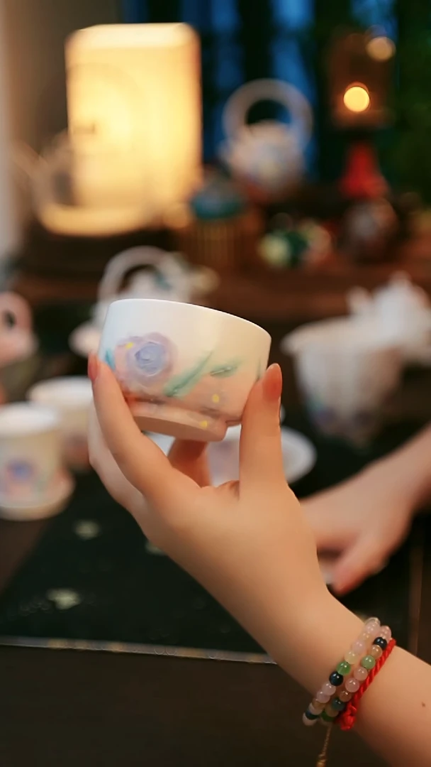 陶瓷茶具花影宽口杯