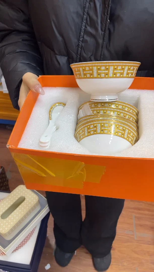 杯鸿辉家品牌瓷器，京东包邮！