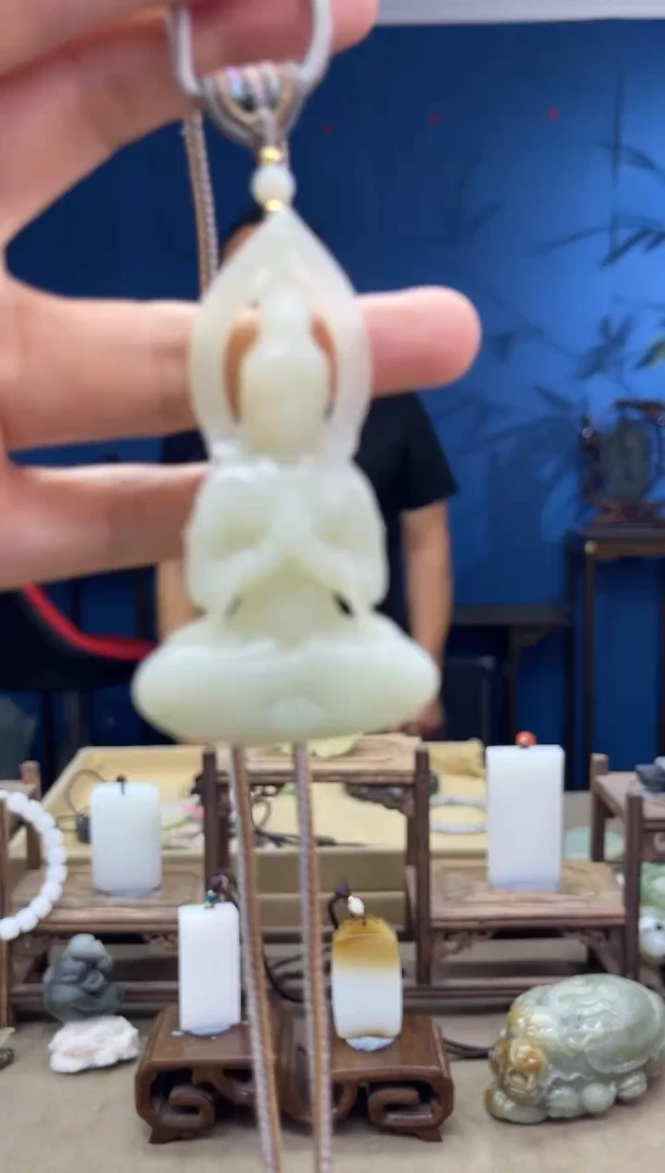 和田玉未镶嵌颈饰1