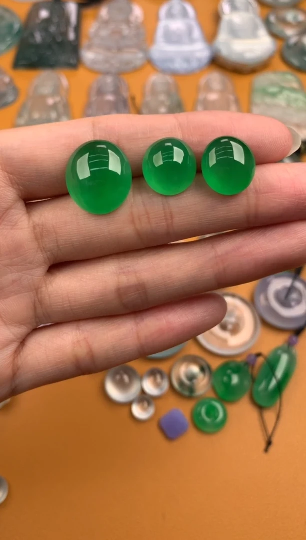 颈饰未镶嵌翡翠15.6-14-6，12.2-11.2-5.8，12-11.4-6.5