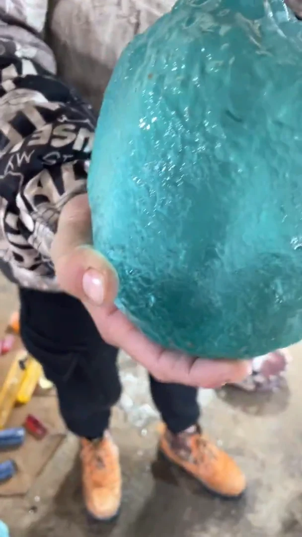 新疆五彩石原石摆件