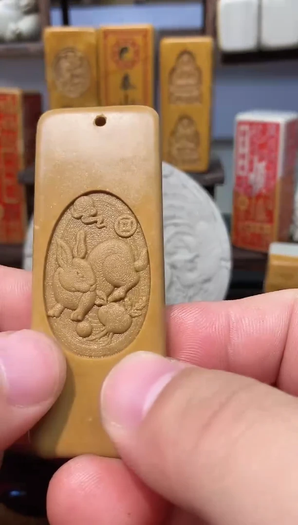 石材松花石精美雕刻摆件/手把件