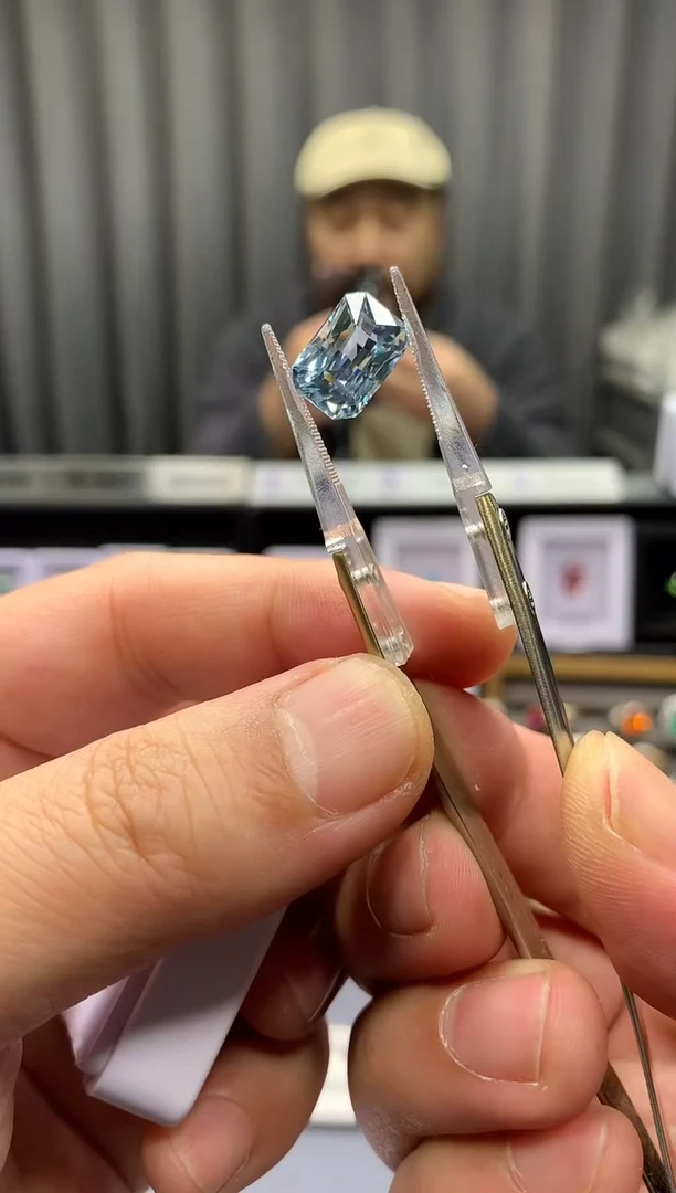 裸石海蓝宝石4.9ct 12