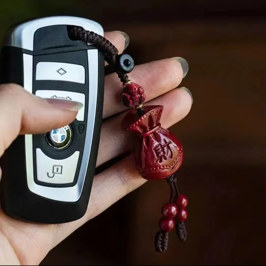 【师傅推荐】2025蛇年十二生肖福袋汽车钥匙扣挂件男女随身挂饰