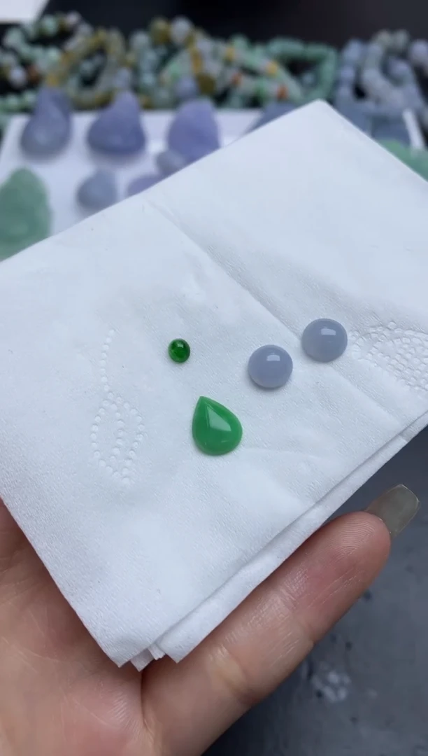 定制翡翠未镶嵌翡翠毛货~