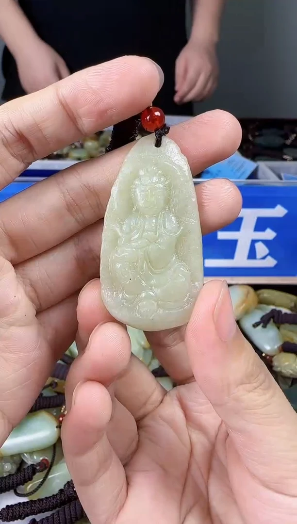 和田玉未镶嵌颈饰1