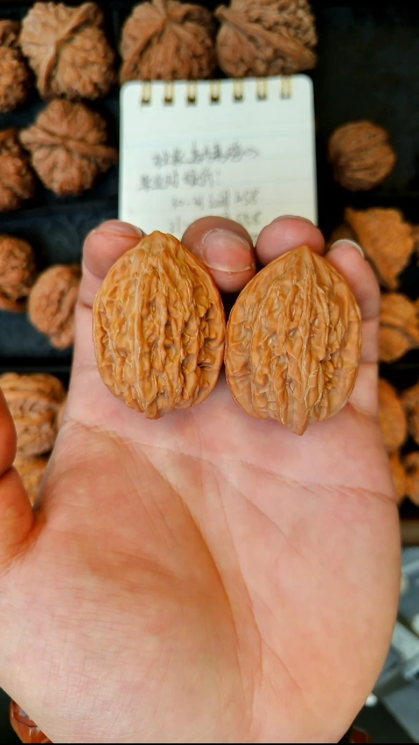 把件文玩核桃小鸡心31.5