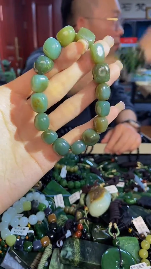 未镶嵌和田玉挂件1