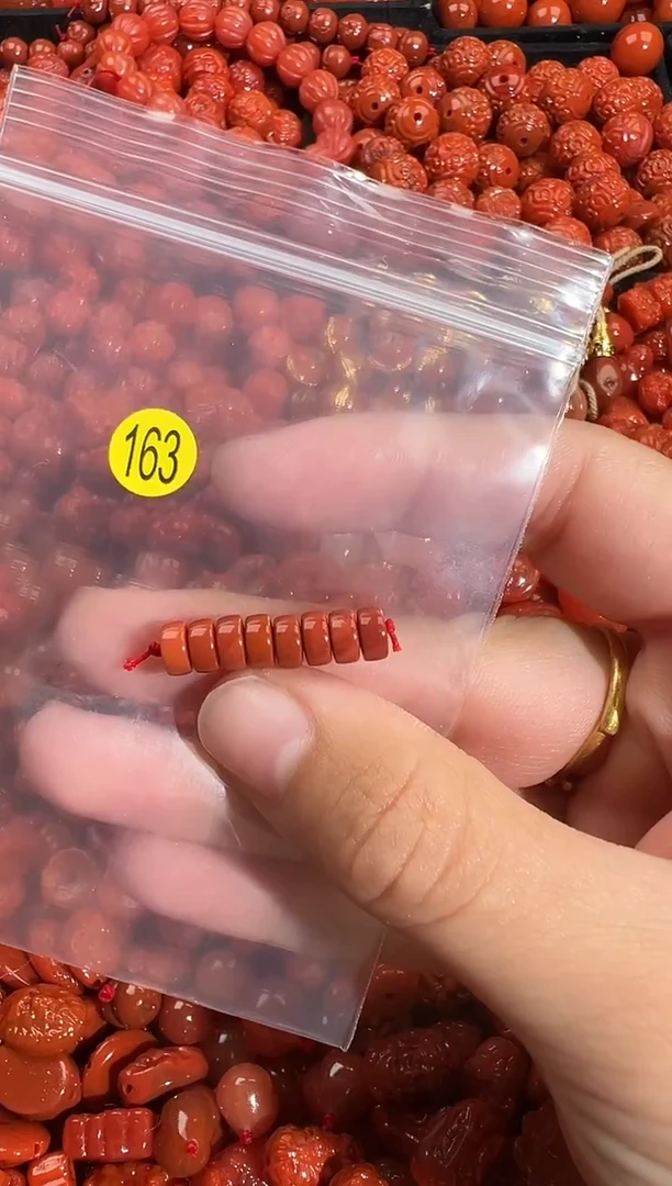 颈饰未镶嵌南红玛瑙1