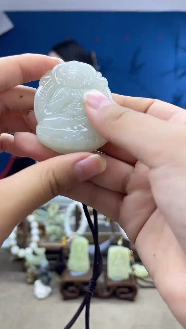 和田玉未镶嵌颈饰1