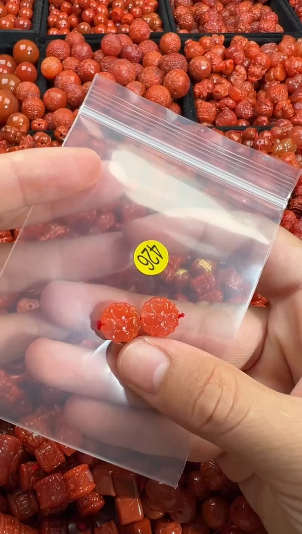 南红玛瑙未镶嵌颈饰1