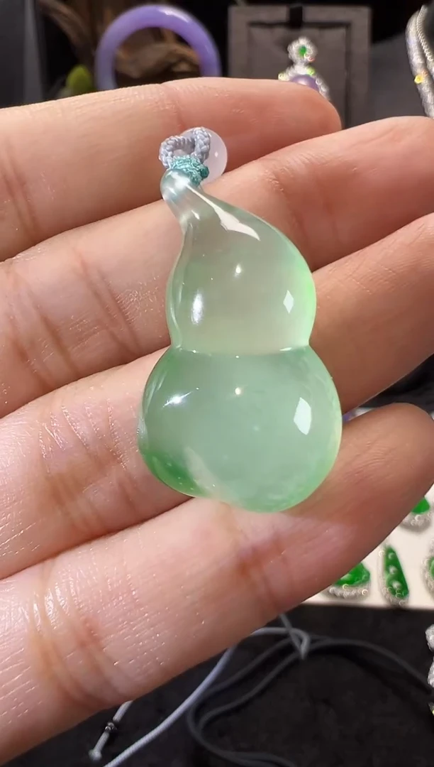 吊坠(不含链)未镶嵌翡翠高冰飘花葫芦吊坠