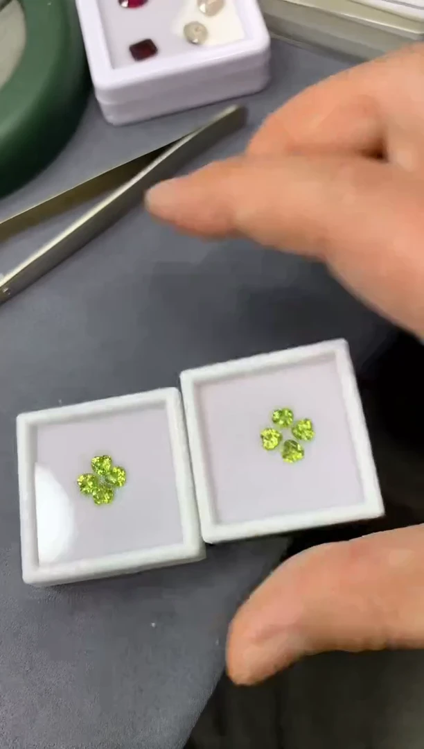 【闪购商品】橄榄石笔搁未镶嵌四叶草 多样性发货一组4粒