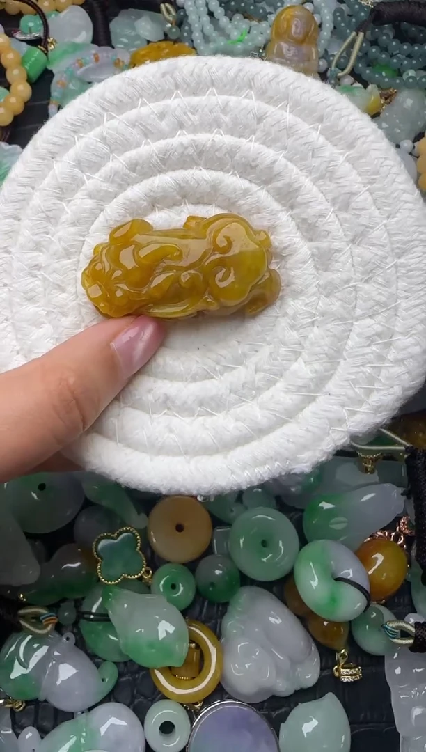 颈饰未镶嵌翡翠缅甸翡翠吊坠