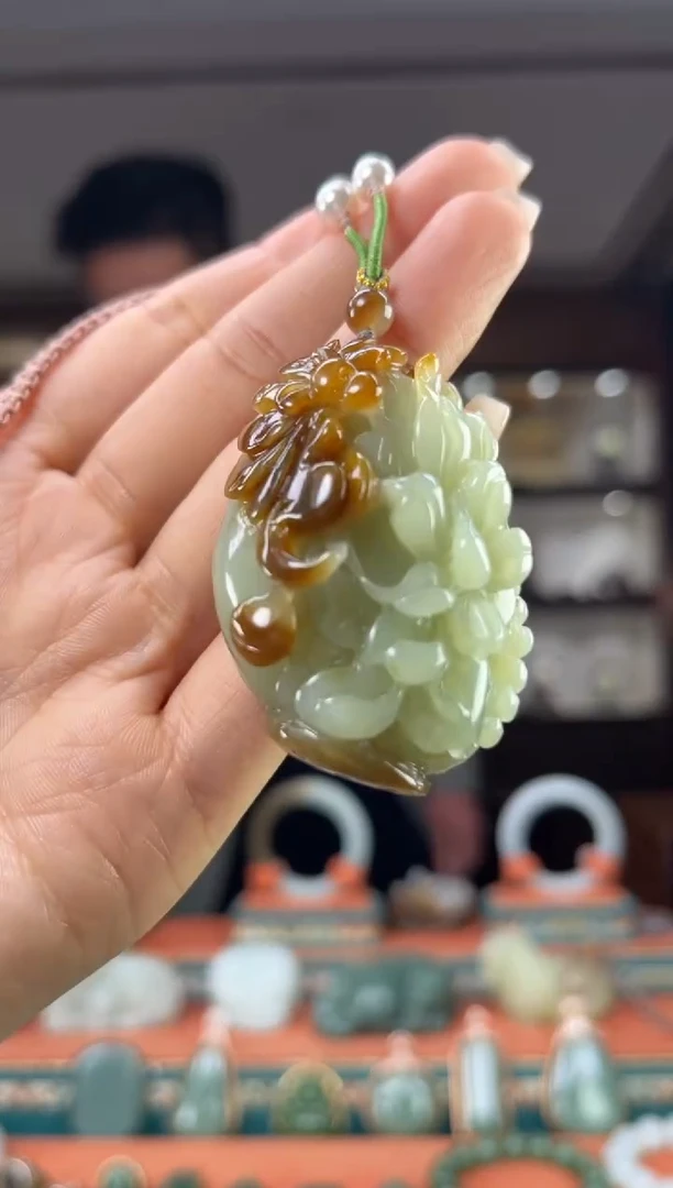 颈饰未镶嵌和田玉佩佩