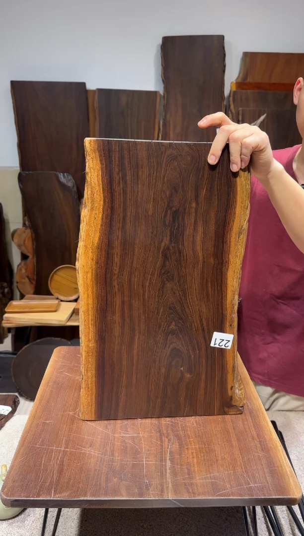 风车木（黑檀木）尺寸52*30*2.3编号221