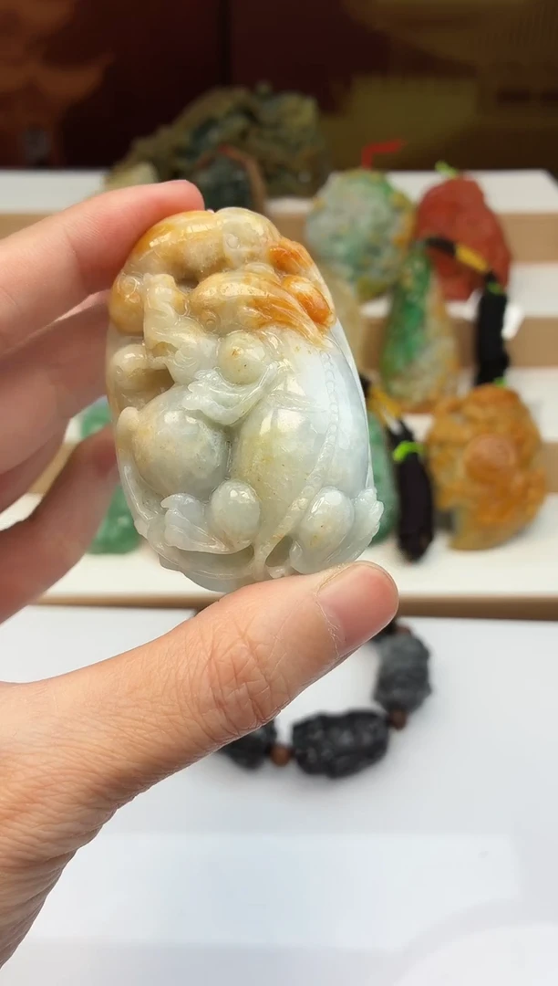 颈饰未镶嵌翡翠牌子