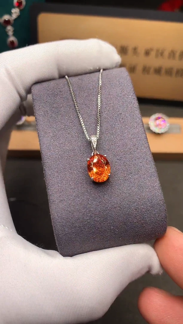 颈饰银S925镶嵌石榴石....