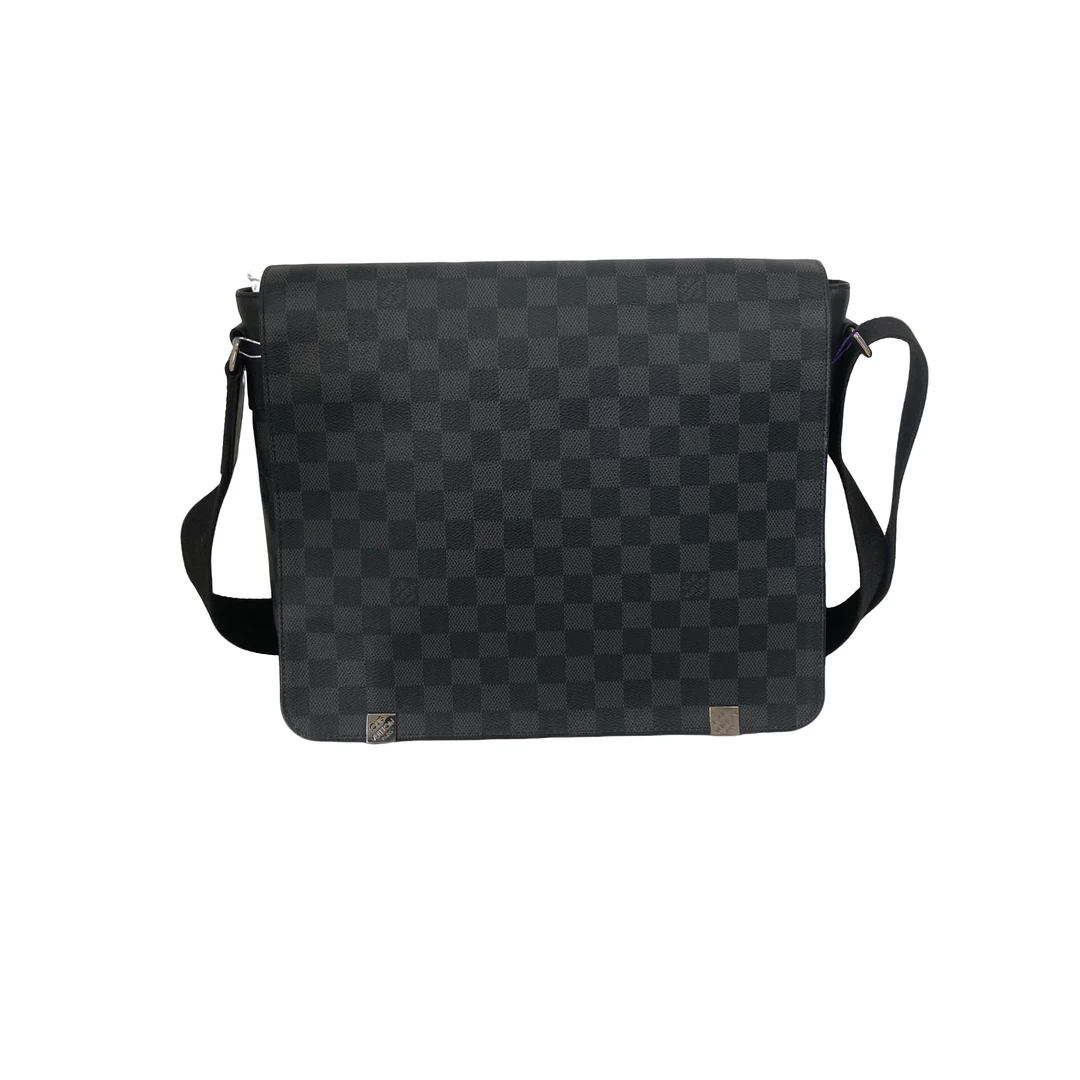 95新 LouisVuitton/路易威登 男士黑棋盘格中号翻盖斜挎包/208