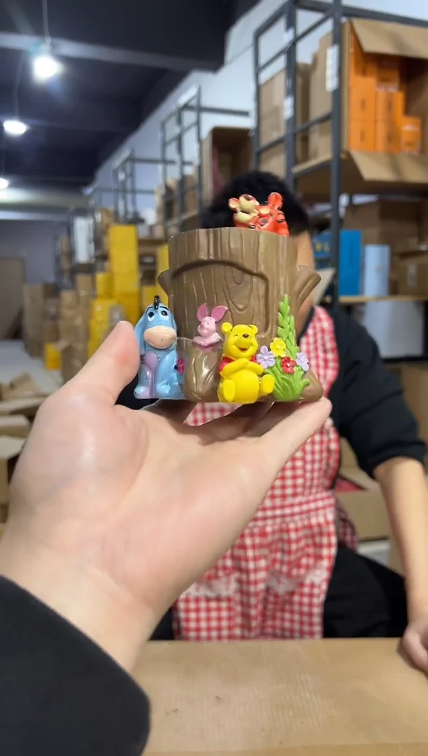 【闪购商品】杯树脂维尼树桩笔筒A