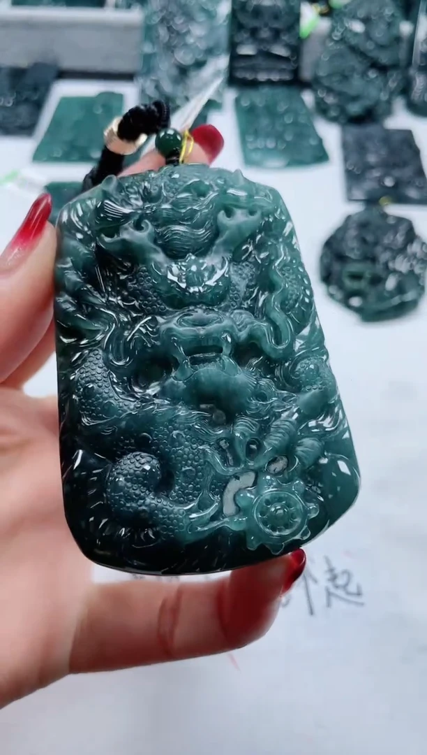 【闪购商品】翡翠颈饰未镶嵌