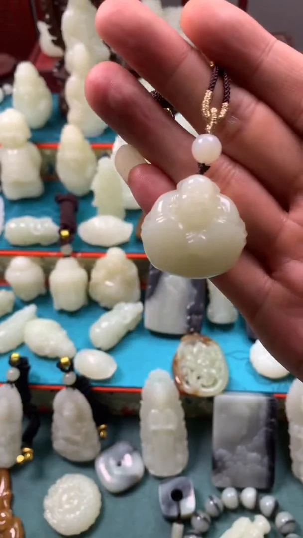 颈饰未镶嵌和田玉