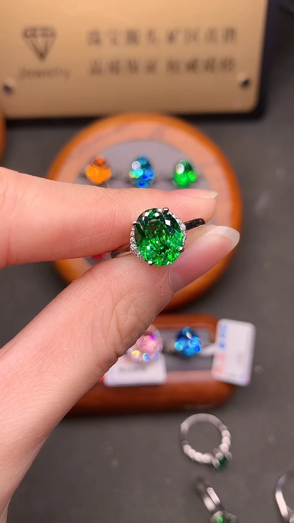 银S925镶嵌戒指绿色碧玺.