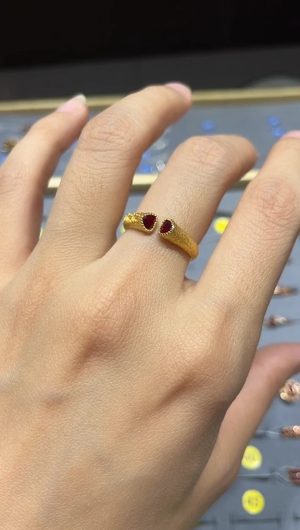 18K金镶嵌戒指红宝石1