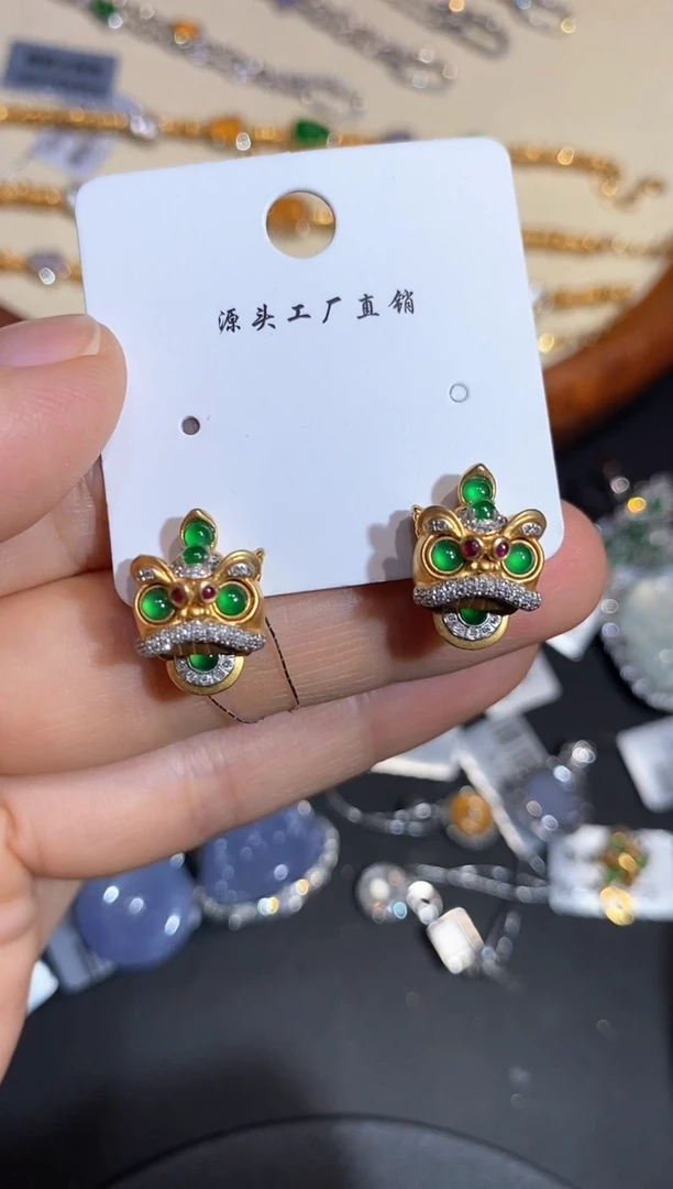 18K金镶嵌翡翠耳饰耳饰