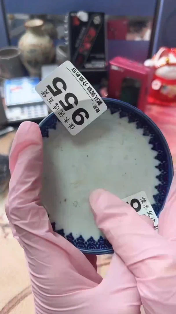 手工艺品琉璃?**谁齿状造型瓷器