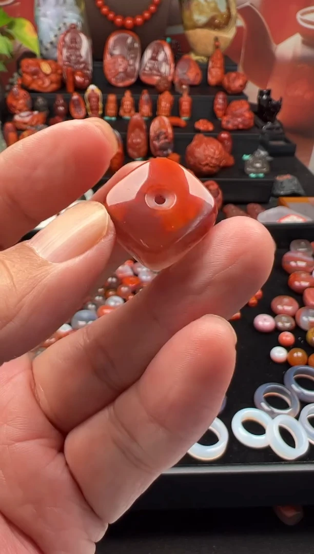 未镶嵌扣子南红玛瑙D**.扣子