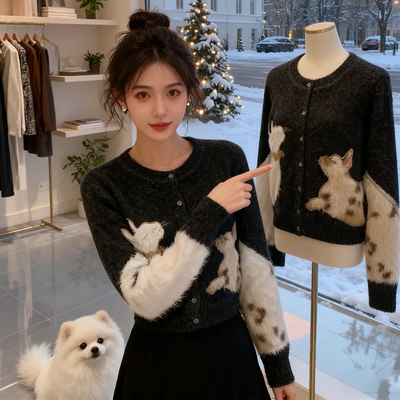 【两只小猫】休闲保暖软糯针织毛衣2025秋冬新款设计感圆领开衫上衣