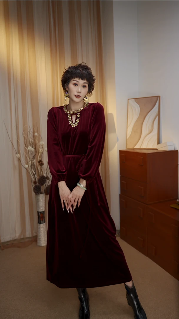 断码 孤品 重工带钻轻奢丝绒连衣裙