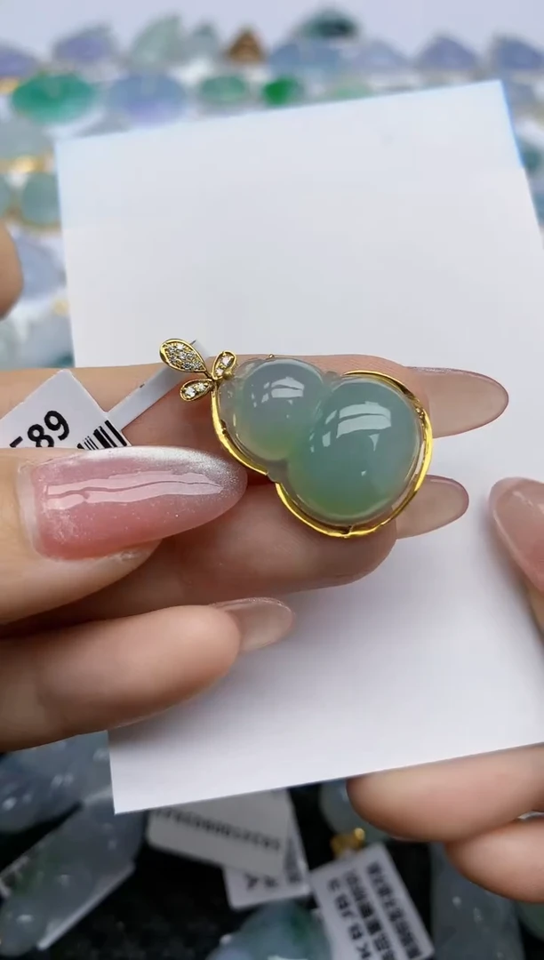 【闪购商品】翡翠挂件18K金镶嵌天然翡翠A货