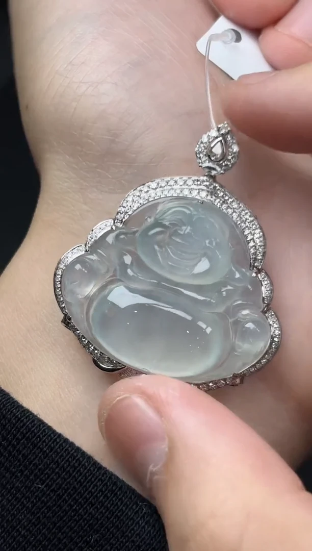 颈饰18K金镶嵌翡翠佛公