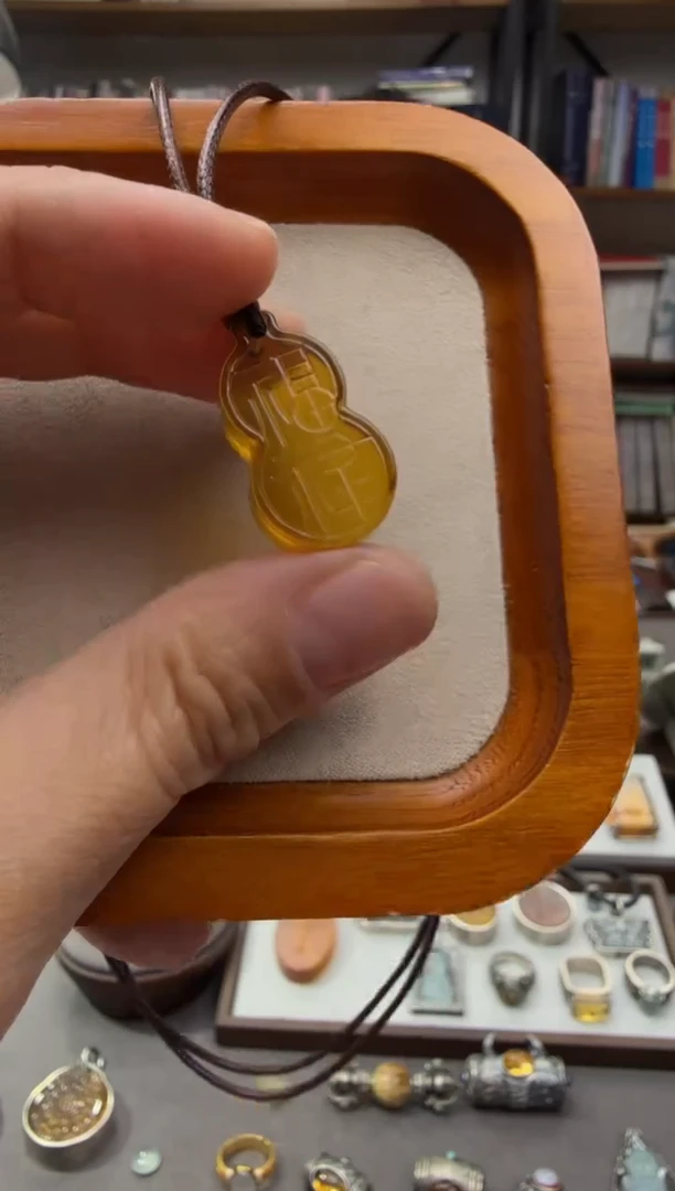 琥珀颈饰未镶嵌福禄吊坠