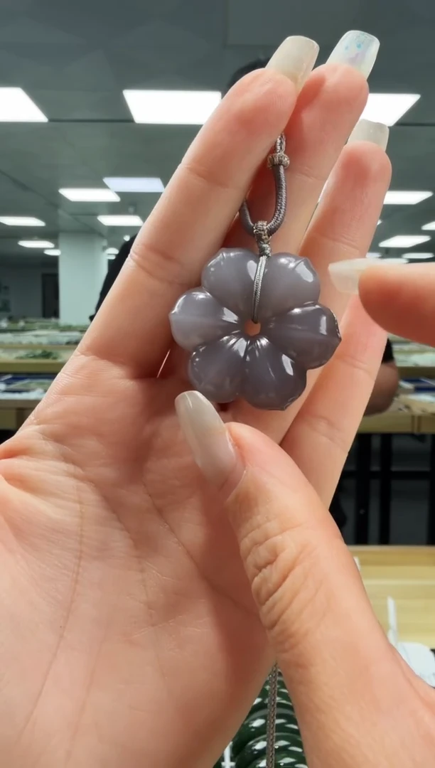 颈饰未镶嵌和田玉和田玉吊坠 YZ-HGE35X 多样性发一