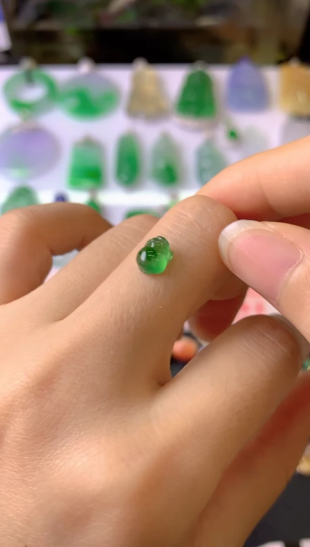 未镶嵌定制翡翠璐**贝裸玉（客户意向镶嵌）