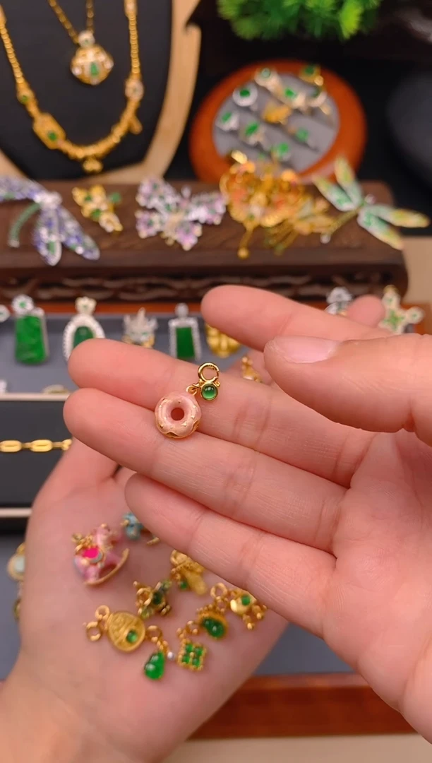 【闪购商品】翡翠吊坠(不含链)银S925镶嵌甜甜圈