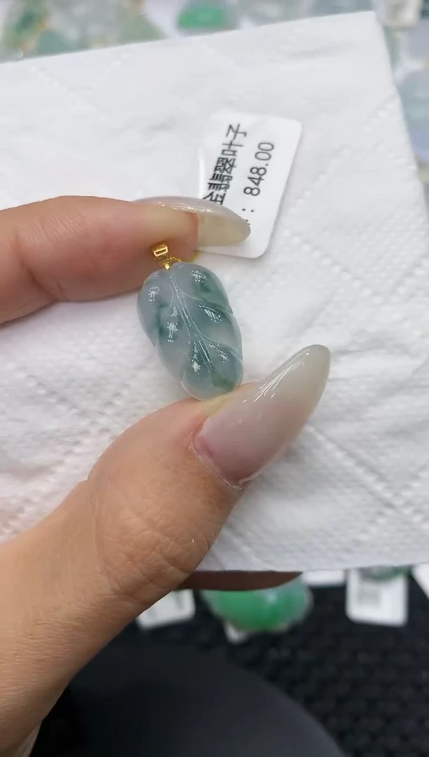 颈饰18K金镶嵌翡翠111111111111